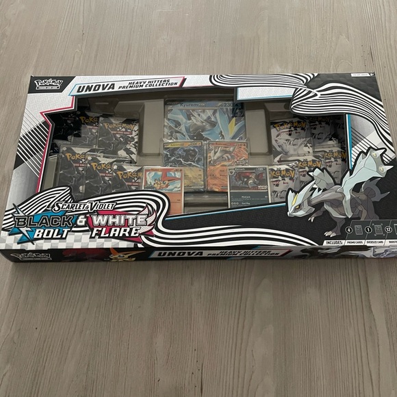 Pokemon Unova Heavy Hitters Premium Collection SV Black Bolt & White Flare - Picture 3 of 4